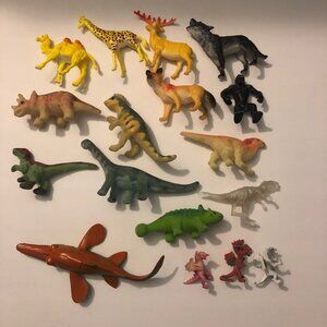 17 Dinosaurs and Animal Figures Toys